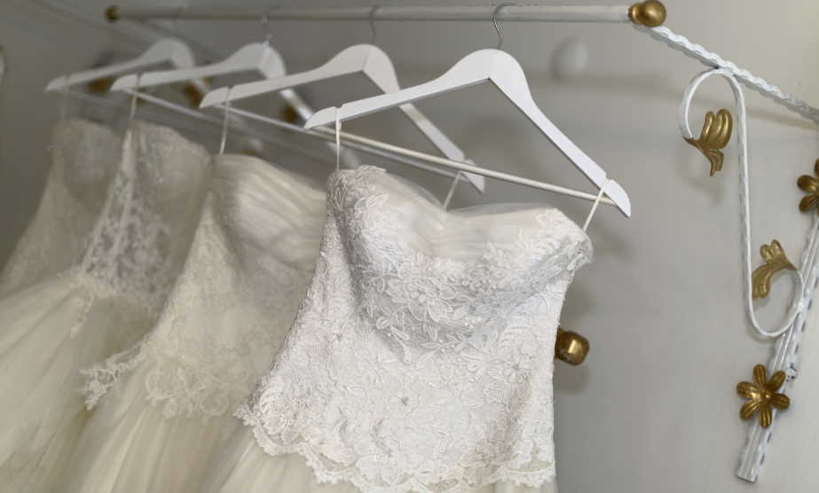 places to sell my wedding dress